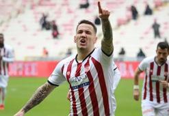 Galatasaray maçı öncesi Sivasspor'da Rey Manaj gelişmesi