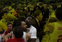 Fenerbahçe Beko - Monaco maçında skandal hareket! Ali Koç’un oğlu Kerim Rahmi Koç çılgına döndü