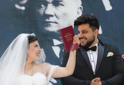 6 Şubat depremlerinde nişanlısını 5 gün enkaz başında bekledi! Sağlığına kavuşunca evlendiler