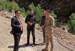 Saimbeyli’de kaya düşen yolda inceleme