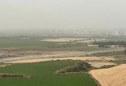 Toz bulutu Adana'yı kapladı
