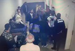 Hastanede akılalmaz olay! Sedyeden kalkıp doktora saldırdı