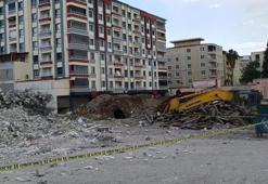 Gaziantep’te depremde ağır hasar alan bina yıkım sırasında çöktü!