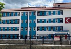 Elazığ'da bir öğretmen kopya çekerken yakaladığı öğrencisi tarafından bıçaklandı