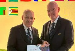 Mehmet Büyükekşi, FIFA Başkanı Gianni Infantino ile bir araya geldi