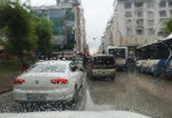 Soğuk havalar gök gürültülü sağanak yağışları getiriyor! İstanbul dahil birçok il için kritik alarm