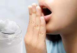 1 çorba kaşığı kadar ağızda çalkalayın! Ağız kokusu da nedeni de ortadan kalkıyor