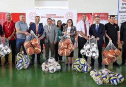 Büyükşehir okullara malzeme desteğini sürdürüyor! “Ne yapıyorsak gençler için yapıyoruz”