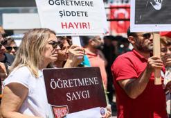 Müdür yardımcısını darp etti! Mesai arkadaşları kurtardı