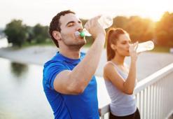 Yazın 60 dakikadan fazla sürüyorsa dikkat! Uzmanı uyardı: Mola verin, potasyum ve elektrolitler içeren sular için