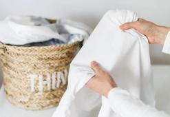 Bir bardak dökün, çamaşır makinesinde çalıştırmadan bekletin; Çarşaf, nevresim kristal gibi parlıyor! Ev kadınları mutlaka öğrenin!