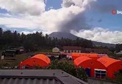 Endonezya'da Ibu Yanardağı'nda patlama