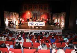 GKV’lilerin ingilizce müzikali büyüledi! Yüksek performans sergilediler