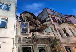 Fatih'te 2 katlı tarihi bina çöktü