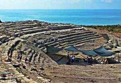 Magarsus Antik Kenti'nde antik tiyatro restore ediliyor