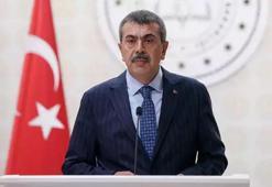 Mezuniyette kıyafet krizi! Bakan Tekin: Gerekli işlem yapılacak