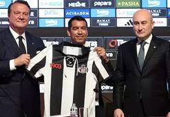 Beşiktaş'ta Giovanni van Bronckhorst imzayı attı! Başkan Hasan Arat'tan Samet Aybaba sorusuna tepki