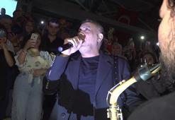 Haluk Levent'ten bozuk ses sistemine çözüm: Tribüne çıktı