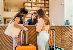 Yerli turist rotayı vizesiz yurt dışı tatiline çevirdi, turizmci harekete geçti, otel fiyatlarında yüzde 50 indirim dönemi başladı