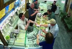 Kuyumcudan çaldığı 1 kilo altınla kaçarken yakalandı