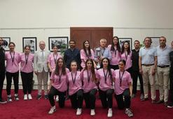 U16 Kız Basketbol Takımı’nın 5 oyuncusu ve takımın antrenörü milli takım kampına davet edildi
