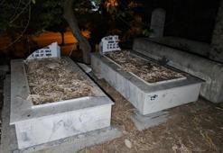 Mezarlıktaki mezar taşları kırıldı!