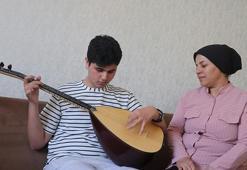 Gaziantep'in Aşık Veyseli! 'Bağlama çalarken engelli olduğumu unutuyorum'