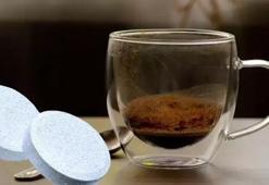 Çay, kahve lekelerini çamaşır suyu kullanmış gibi siliyor! Dakikalar içinde leke yok eden formül