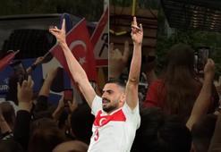 Berlin'de binlerce Türk, A Milli Takımı bozkurt işareti ve mehter marşıyla karşıladı