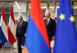 Azerbaycan ve Ermenistan'dan barış anlaşması çalışmalarına devam kararı