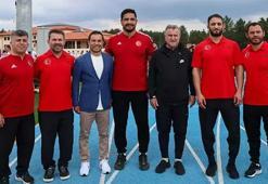 Bakan Bak Olimpiyatlara hazırlanan sporcuları ziyaret etti