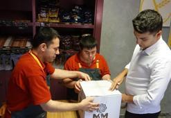 Gaziantep'te özel ihtiyaçlı çalışanlar azimleriyle takdir topluyor