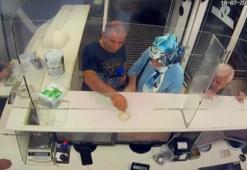 Bir anlık dalgınlığı 52 bin TL'ye mal oldu: Döviz bürosu çalışanı, altın bozduran müşteriye fazladan para verdi