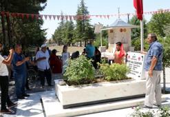 Şehit Astsubay Ömer Halisdemir’in kabri ziyaretçi akınına uğruyor!