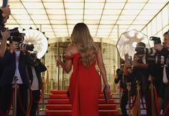 Gelinim Mutfakta’da neler oluyor? Herkes kırmızılı kadını konuşuyor