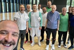 Cumhurbaşkanı Erdoğan ile basket maçı sonrası özçekim! Milletvekili Varank paylaştı