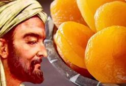 Her yaz komşudan istenir, yarım bardak tüketen ömrüne 10 yıl ekler! İbn-i Sina'nın listesinde 1 numarada yer alıyor: Kurutulunca vitamini, minerali artıyor