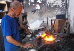 Adana'da 50 yıldır 4 kuşak aynı mesleği sürdürüyor! "Kaplara ver parayı, doktora verme"