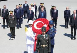 Cumhurbaşkanı Erdoğan ve YAŞ üyeleri Anıtkabir'de: Yayılmacı emeller karşısında önlemimizi alıyoruz