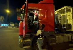 Adana'da kasasından uyuşturucu çıkan kamyon şoförü: 'Teslim edip paramı alacaktım'