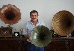 Aldığı gramofon bozuk çıkınca sıfırdan kendisi üretmeye başladı: Şimdi Türkiye'de eşi benzeri olmayan bir koleksiyonu var!