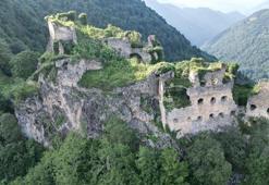 Dağların zirvesinde asırlara meydan okuyor! Trabzon'a gelenler hayran kalıyor