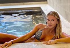 Ivana Sert bikinili fit haliyle resmen plajda şov yaptı