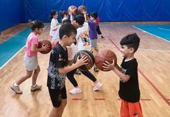 Adana Ceyhan Belediyesi, geleceğin basketbolcularını yetiştiriyor