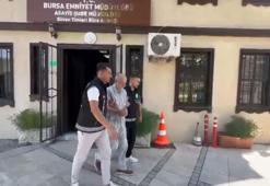 Bursa'da seyyar satıcı kavgası: 2 numara büyük giydiği ayakkabı hayatını kurtardı!