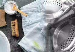 Kıyafetlerin rengini aslına döndüren tüyo; Ne çöpe ne rafa kaldırın! Evdeki iki malzeme yetiyor, çamaşır makinesi rahatlıyor