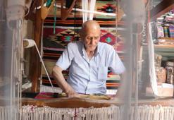 3 metrekarelik dükkanında mesleğini yaşatma mücadelesi veriyor! Yıllardır geleneksel yöntemlerle dokunan kilimler kültürü yansıtıyor