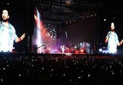 Adana'da Tarkan ve Ceza sahne aldı