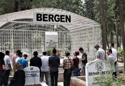 Şarkıcı Bergen ölüm yıldönümünde mezarı başında anıldı