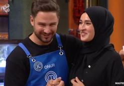 MasterChef Beyza ve Onur sevgili mi? Sosyal medya çalkalanıyor! Aşk mı, dostluk mu?